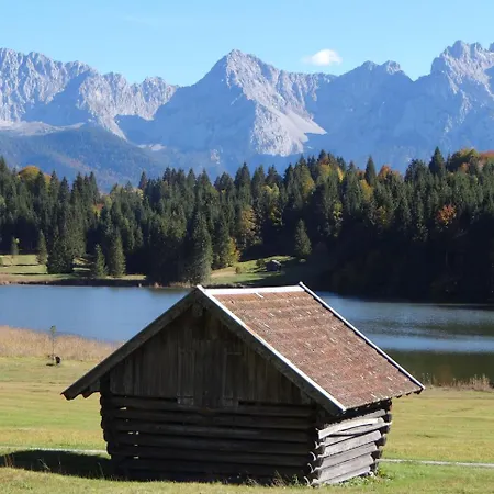 Haus Rustikana 아파트 미텐발트